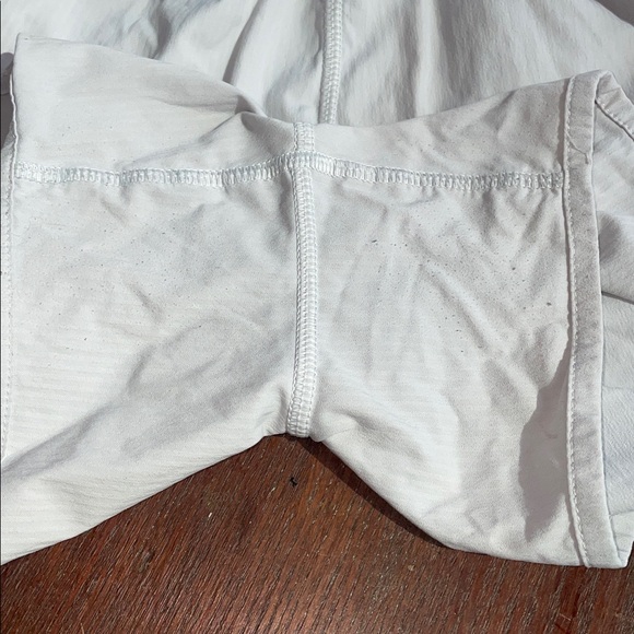 Lululemon light gray shorts - Picture 4 of 6